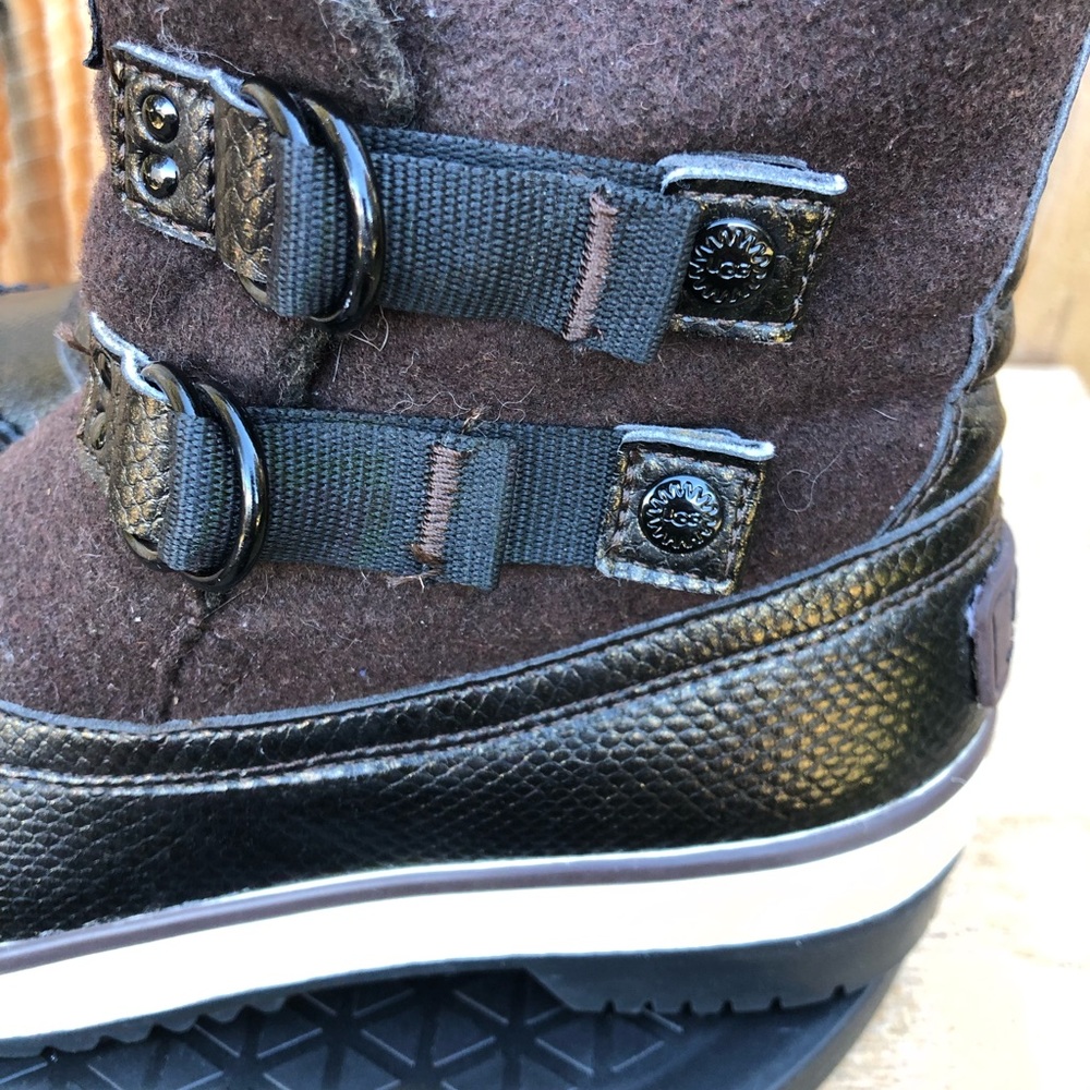 UGG Australia Waterproof Adjustable Strap Snap Closure Winter Women's Boots 6 - Picture 10 of 13